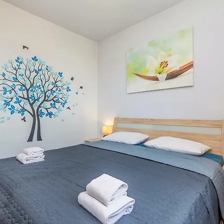 Lucky 1 Apartment *