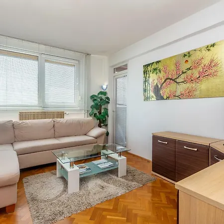 Lucky 1 Apartment