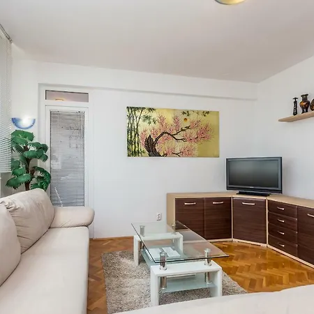 Lucky 1 Apartment *
